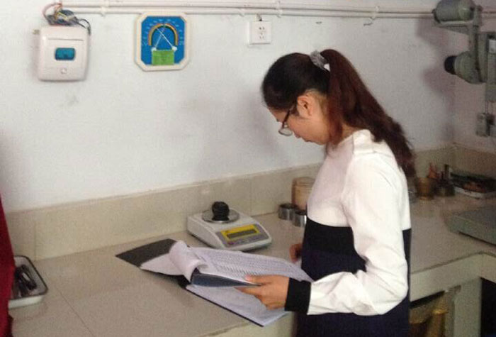 檢測公司預(yù)檢小組檢測遂廣高速公路在建項目工地試驗室工作情況