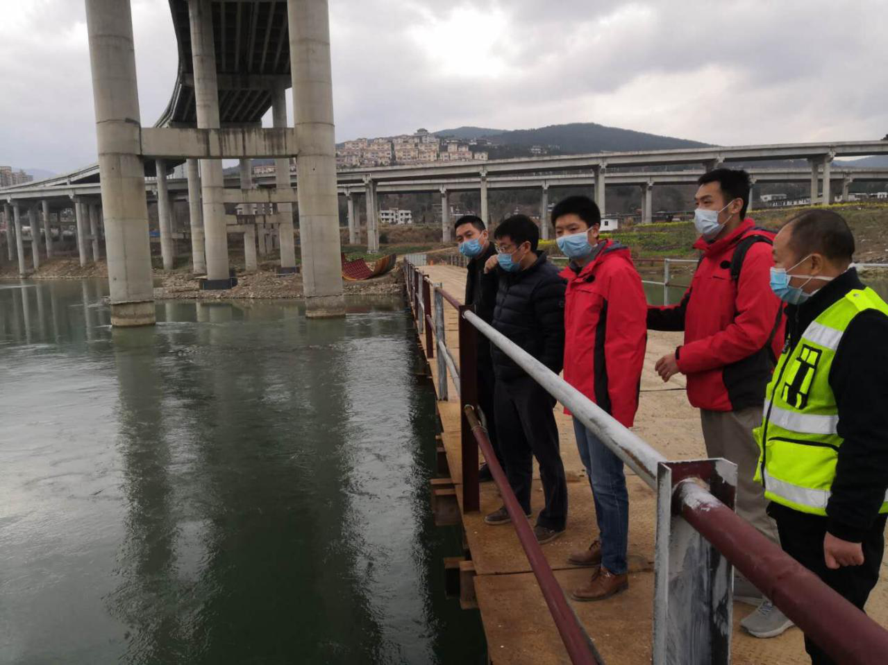 公司黨委委員、副總經理何騰赴公司川北項目部督導檢查疫情防控及復工準備工作
