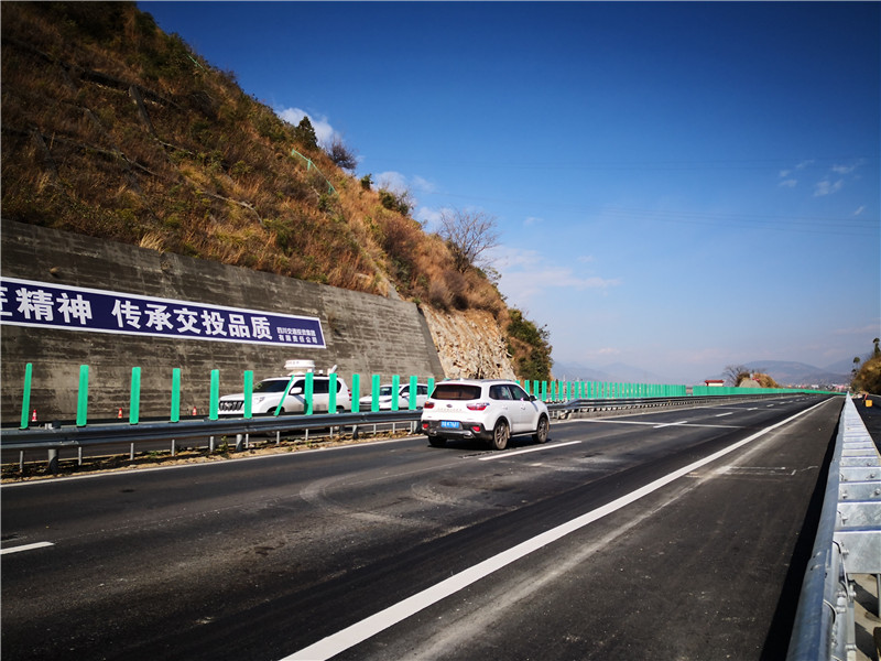11、梳妝臺(tái)大橋通車.jpg