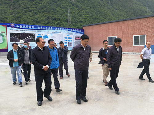 省委常委、政法委書記鄧勇一行調(diào)研康新K1-1項目_副本.jpg