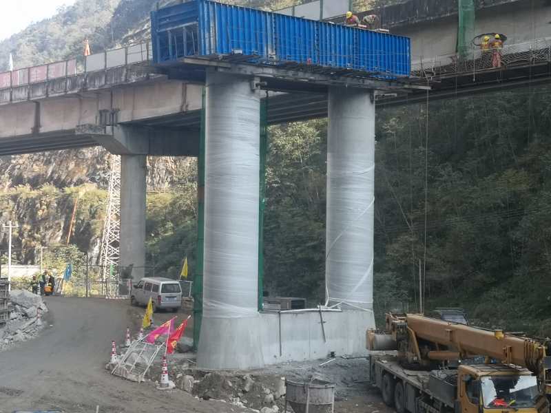 雅西高速公路姚河壩1號特大橋恢復(fù)重建4根樁基澆筑完成