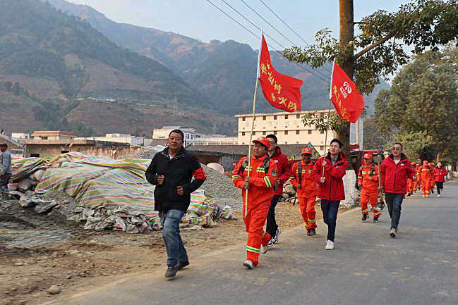 政府有命令  企業(yè)見行動—公路分公司項目黨支部參與森林防火系列活動