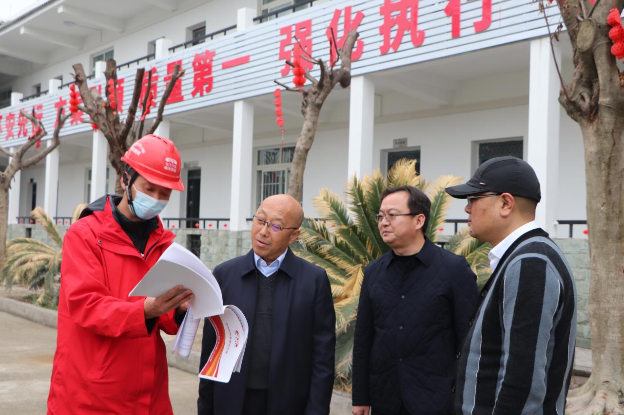 集團公司黨委委員、董事李永林帶隊調(diào)研LJ2-1項目工作 (1).JPG