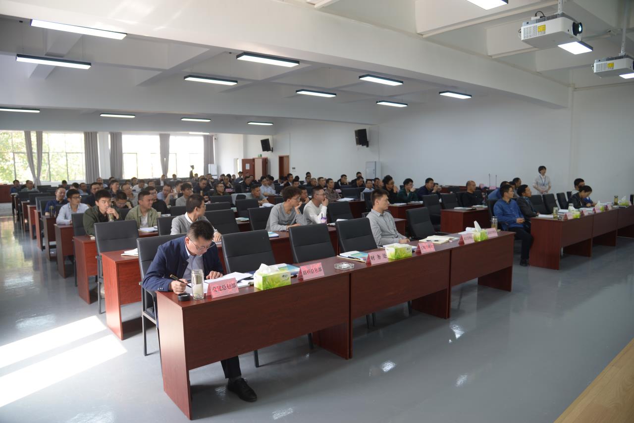充電學(xué)習(xí)！沿江高速項目開展2021年公路工程橋隧安全生產(chǎn)工作專題培訓(xùn)
