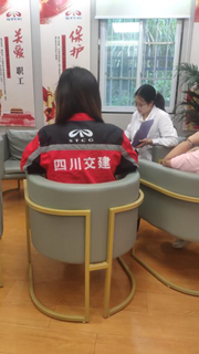 秉承人文關(guān)懷 關(guān)愛員工健康 橋梁分公司黨群工會邀請中醫(yī)醫(yī)師為項(xiàng)目員工診療