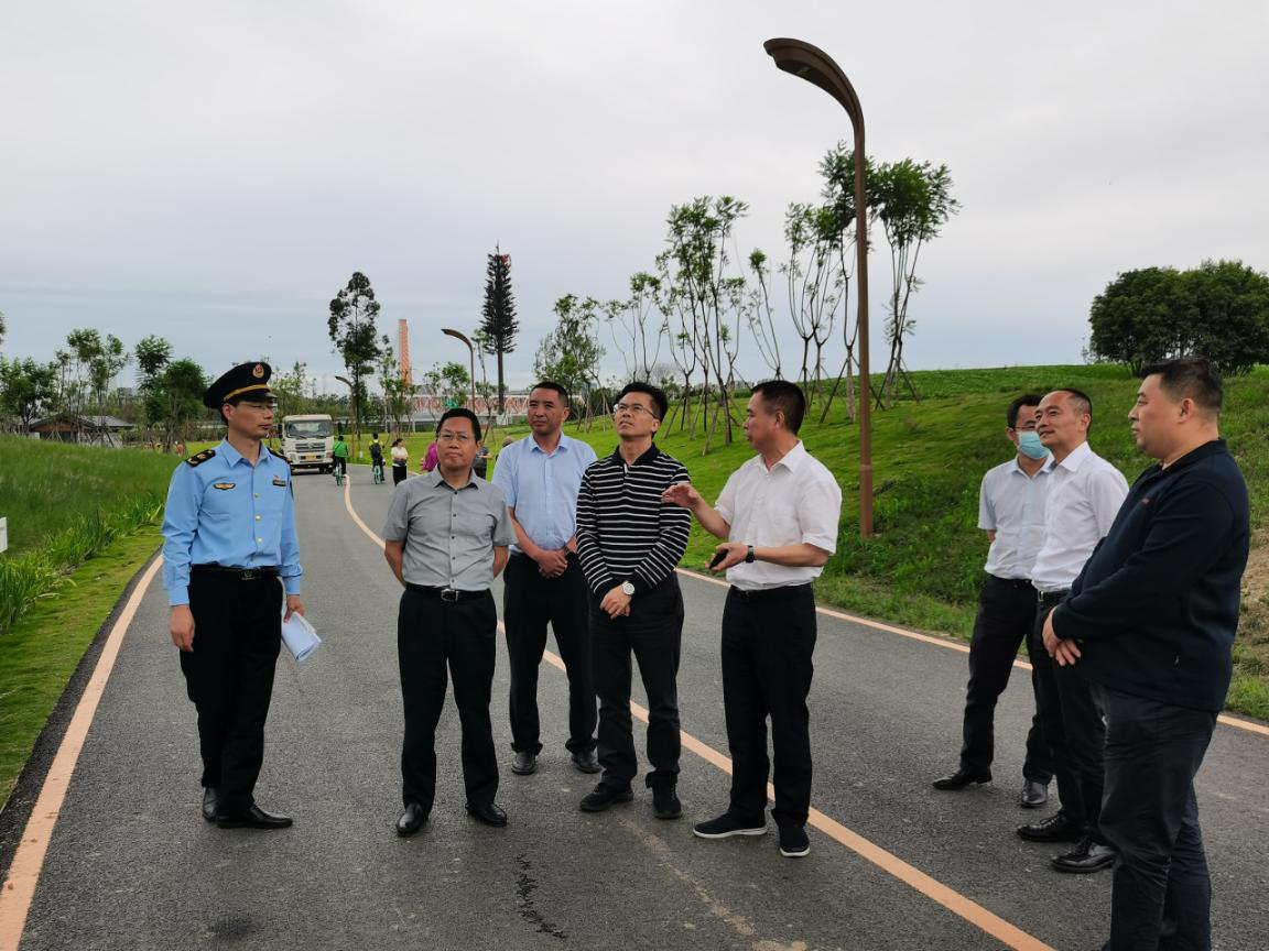 省交通運輸廳黨組成員、副廳長張勇赴成都繞城高速公路白家互通立交獨柱墩橋梁加固工程調(diào)研指導(dǎo)